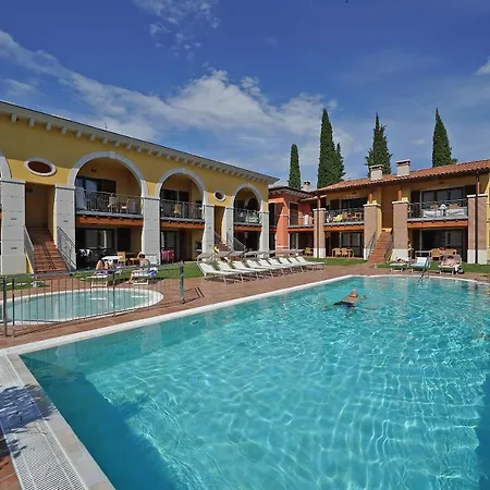 Corte Leonardo * Garda (Verona)