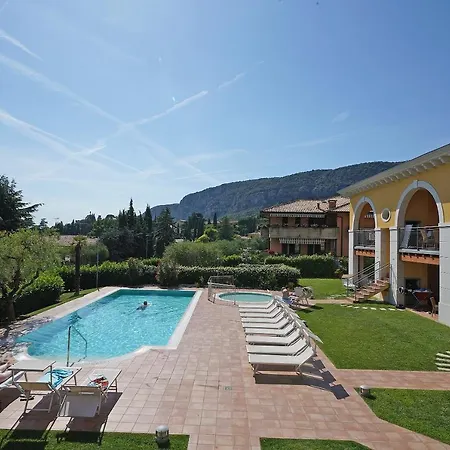 莱昂纳多庭苑公寓酒店