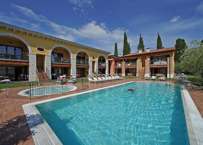 Corte Leonardo * Garda (Verona)